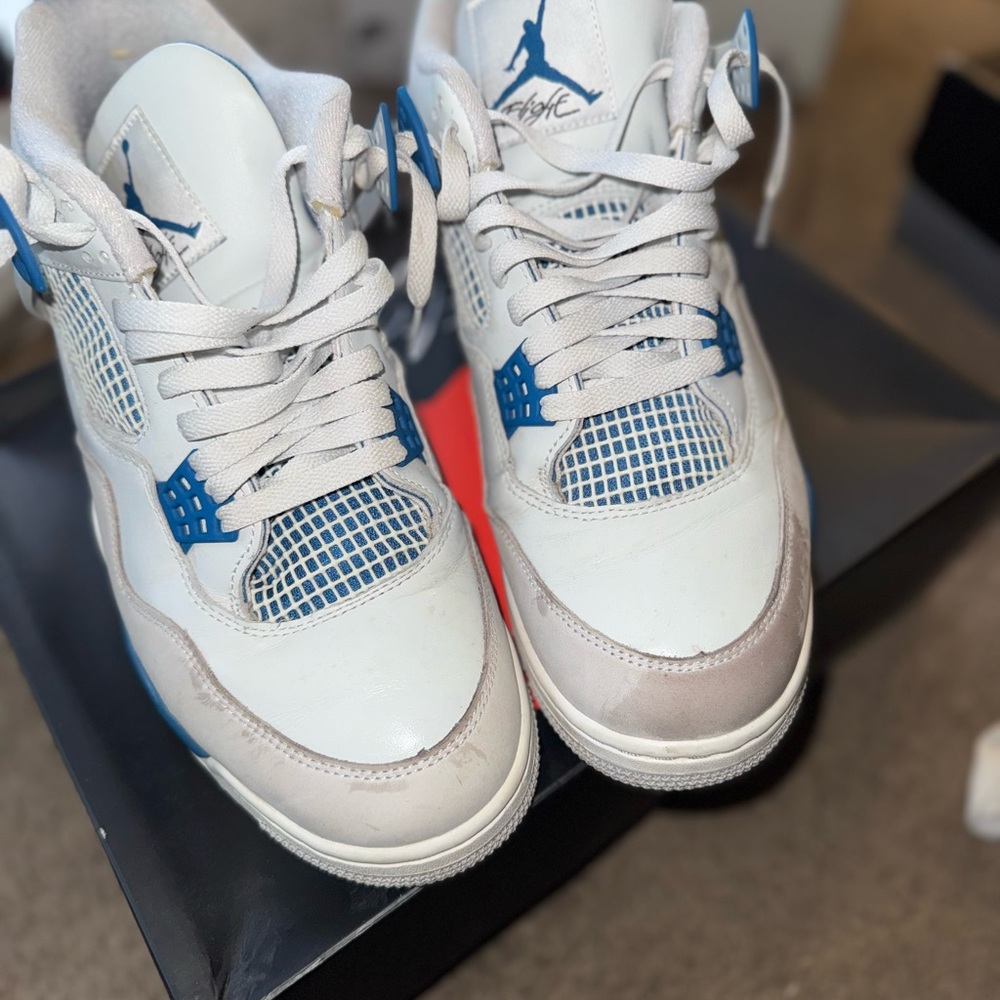Jordan 4 Retro